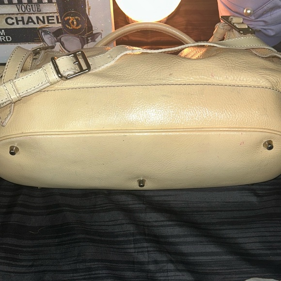 Burberry Cream Patent Leather Crossbody/ Hand Bag- Vintage Project Piece - Picture 11 of 17
